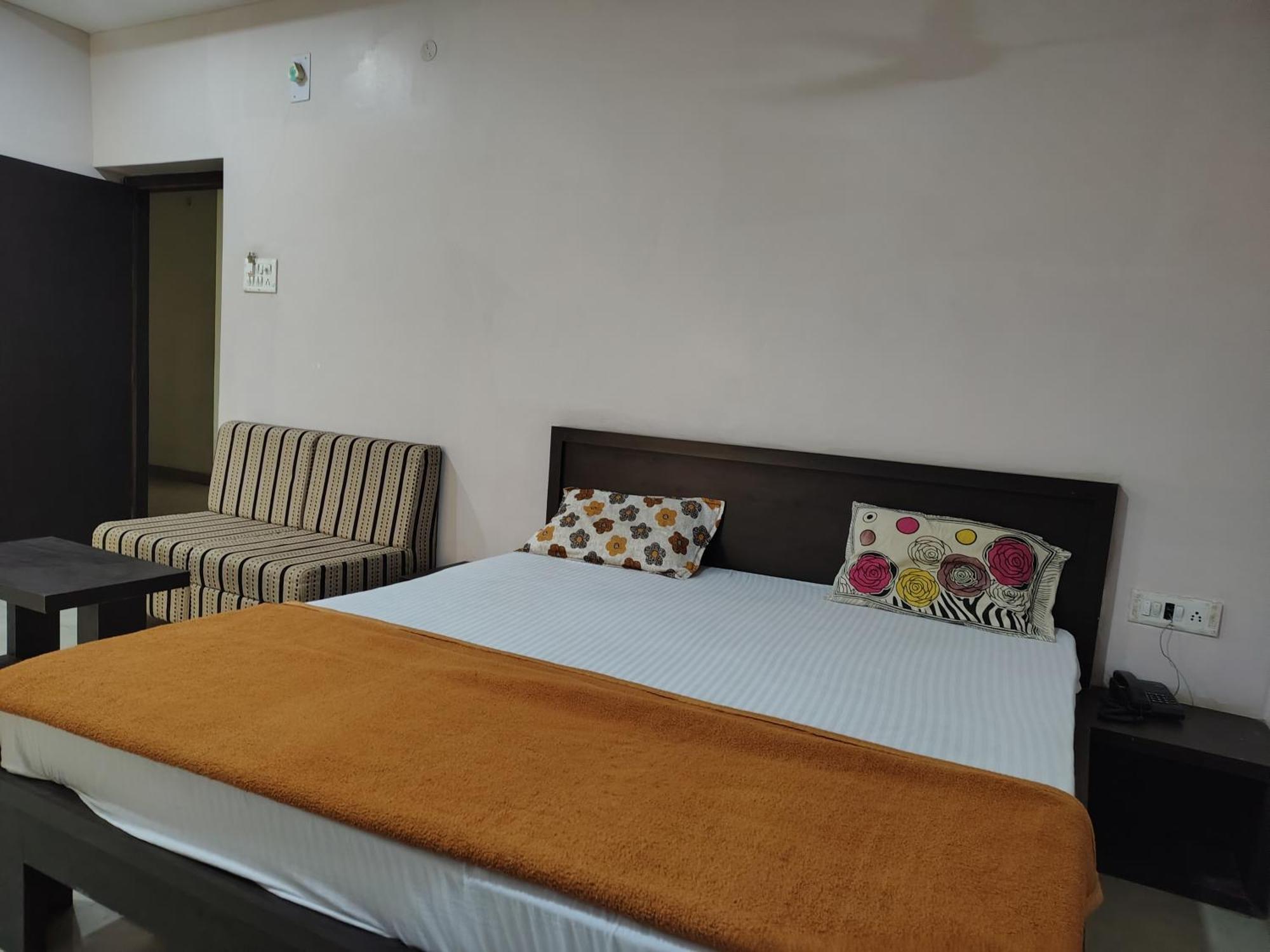 Hotel Indraprasth Balangir Kültér fotó